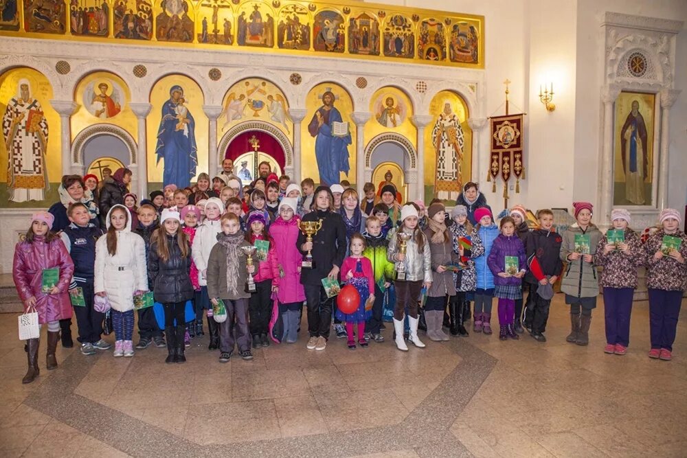 сергия радонежского солнцеве богослужение. храм в солнцево расписание. служители храма сергия радонежского в солнцево. пасха в 2021 в солнцево. солнцево храм сергия радонежского иконостас.