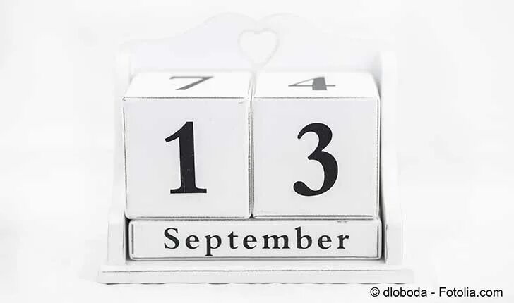 22 число ноябрь. 13 Сентября календарь. Лист календаря 13 сентября. 13 Мая лист календаря. Кубики с числами календари.