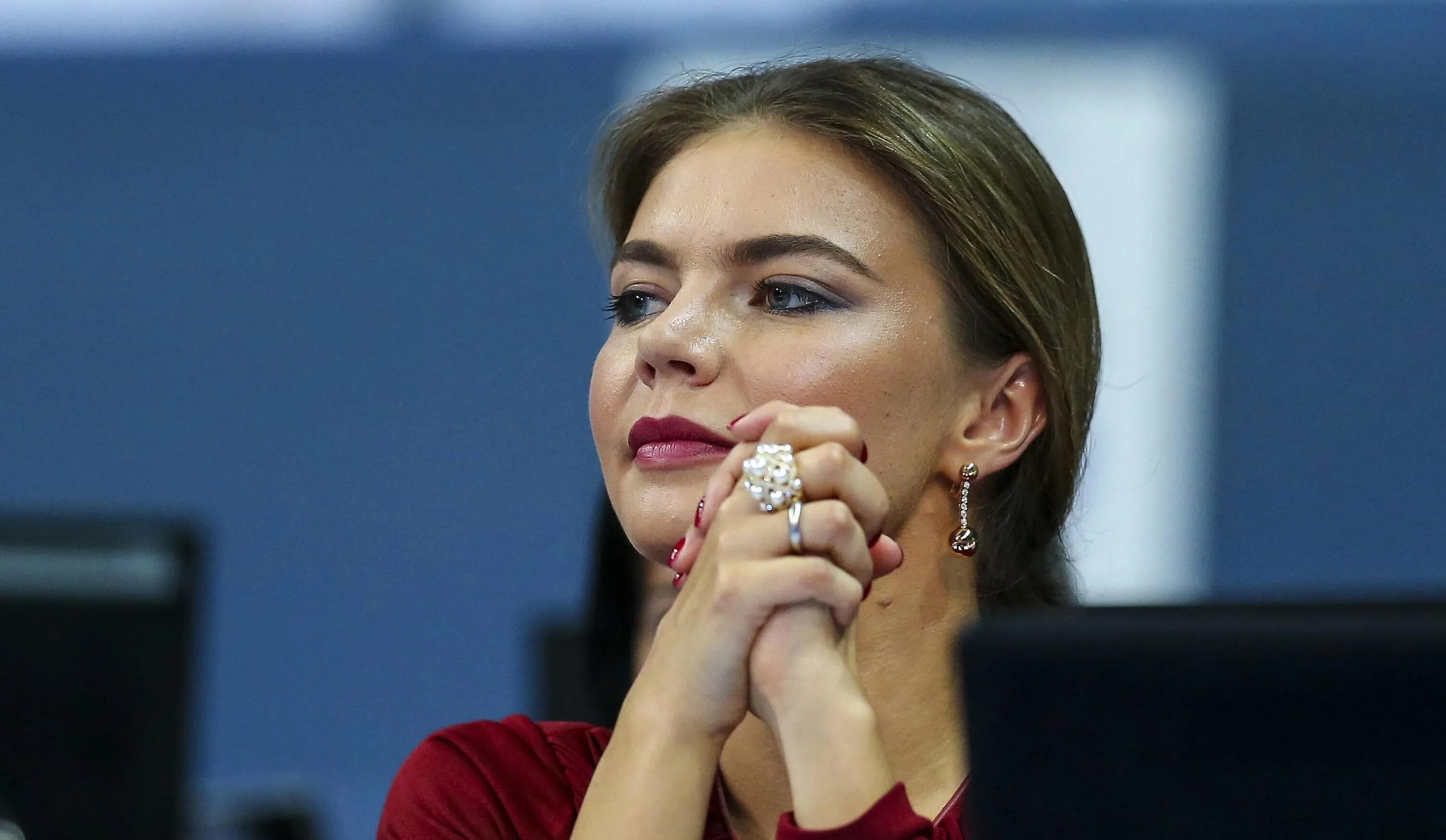 Кабаева сейчас 2025 сколько лет. Кабаева. алина кабаева вечерний ургант 2025. алина кабаева татарка. алина кабаева токио 2025.