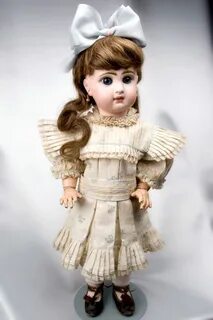 Французские антикварные куклы