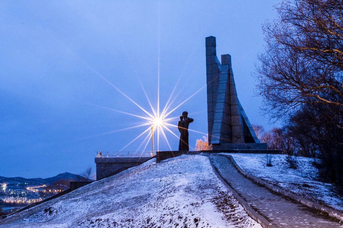 монумент скорбящая мать находка. площадь г уссурийск. владивосток скульптура тигр. стелла находка город приморский край. находка (приморский край) города приморского края.