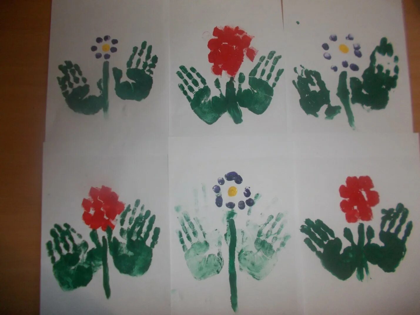 Первая младшая группа нетрадиционные техники рисования. Рисование цветов в младшей группе. Рисование цветы 2 младшая группа. Рисование цветы в младшей группе. Рисование цветов 2 младшая группа.