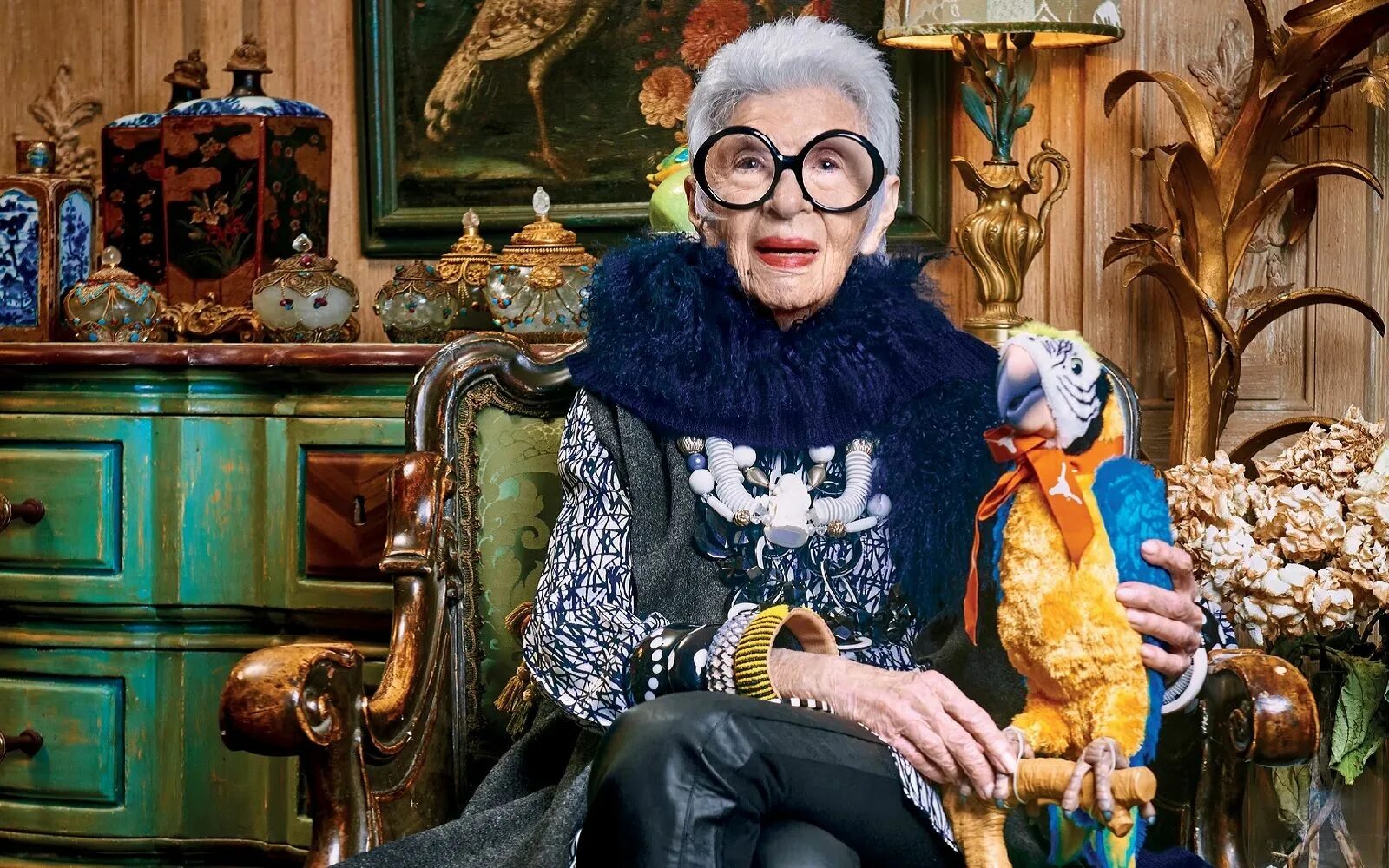 Iris apfel. Айрис Апфель. Модель Айрис Апфель. Айрис баррель Апфель. Икона стиля Айрис Апфель.