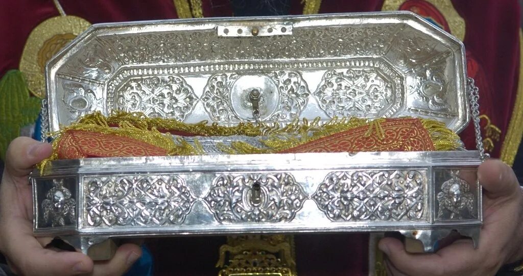 Мощи апостола андрея афон. Тест мощи. Тест мощи. Священномученик филумен святогробец. Мощи великомученицы марины.