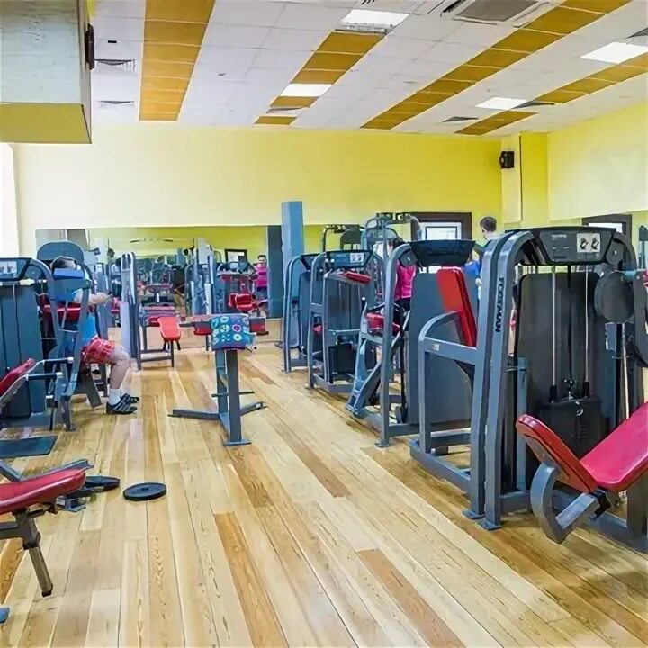 Голд фитнес каменск шахтинский. Фитнес голд локер. Gold's gym. Фитнес голд локер. Голд фитнес екатеринбург.