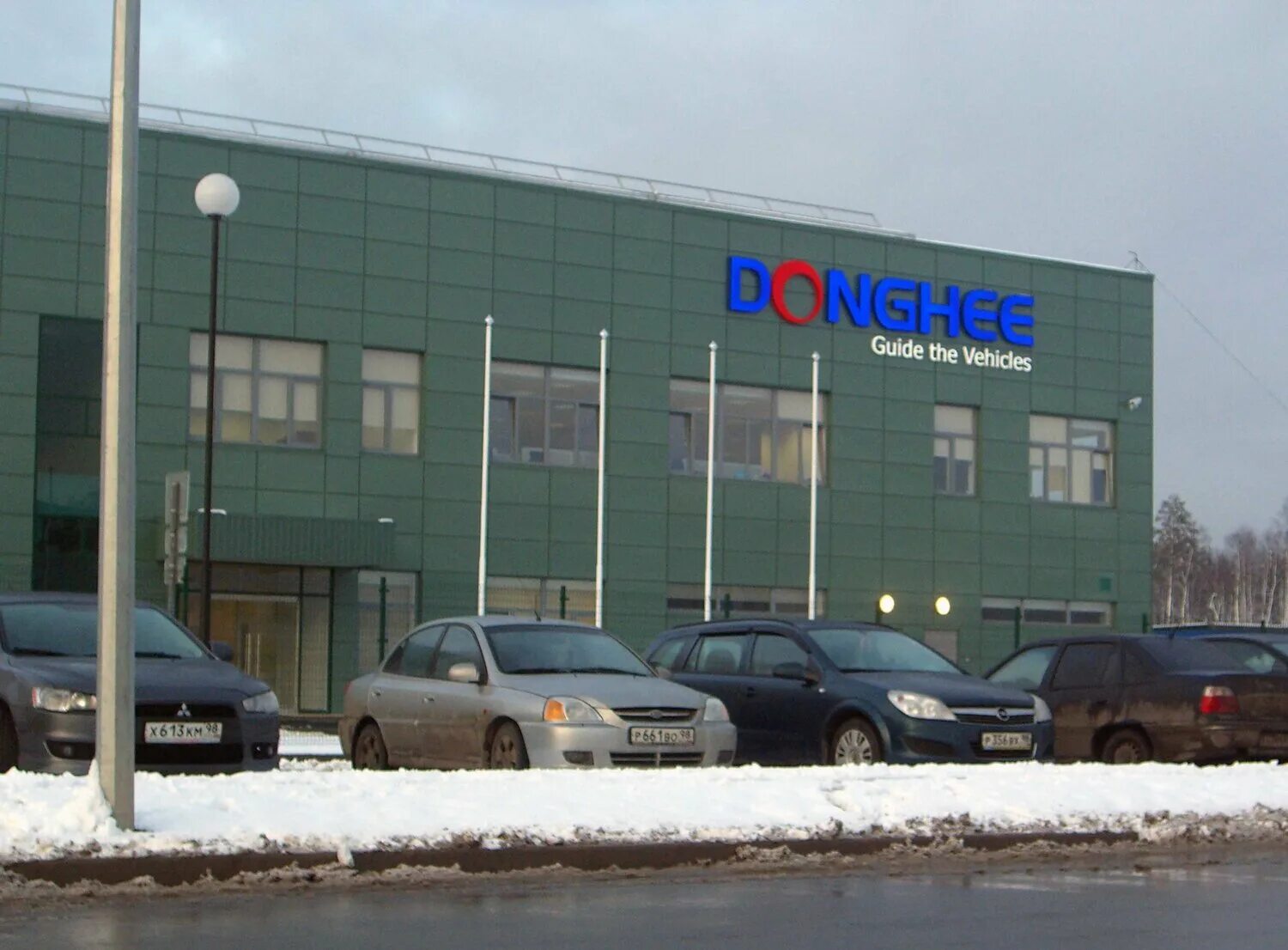 Donghee. Вывеска завода. Фабрика вывесок.