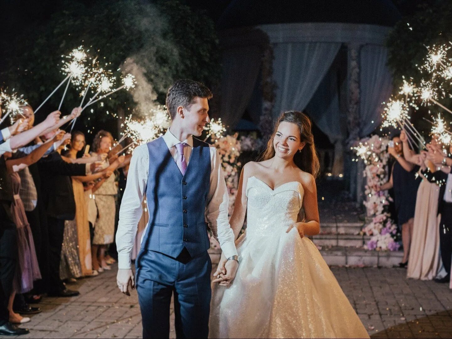 Свадьба в волшебном стиле. Свадьба в сказочном стиле. Свадебное платье в стиле золушки. Свадьба в рыцарском стиле. Свадьба зимой.