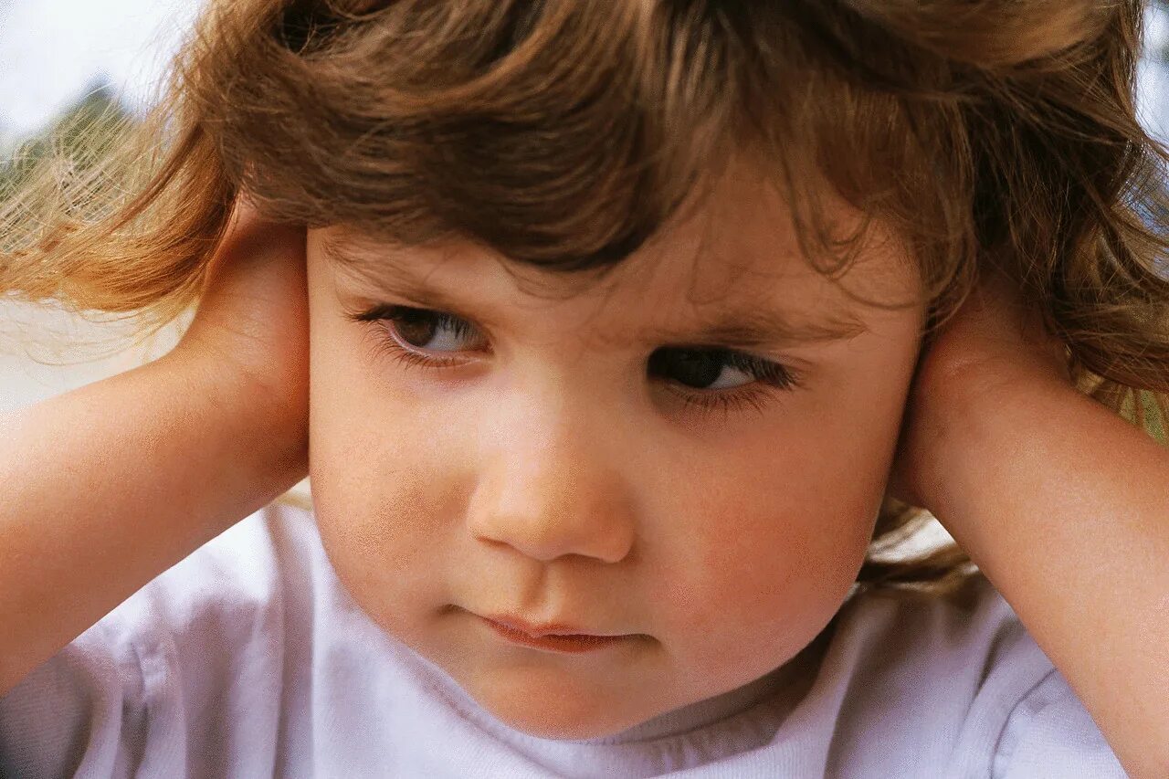 Дети с нарушением слуха.. Восприятие ребенка. Ребенок. Кризисы у детей. Проявление негативизма