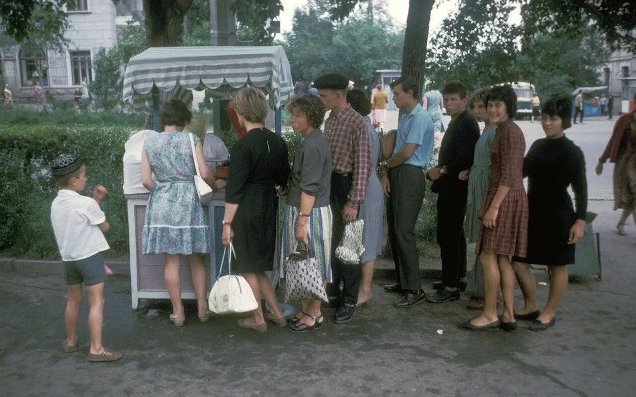 События 1959 года в ссср. Харрисон Форман в Москве 1959 года. Фото Хабаровска 1964 Харрисон Форман. Харрисон Форман фото СССР. 1964 Год СССР.