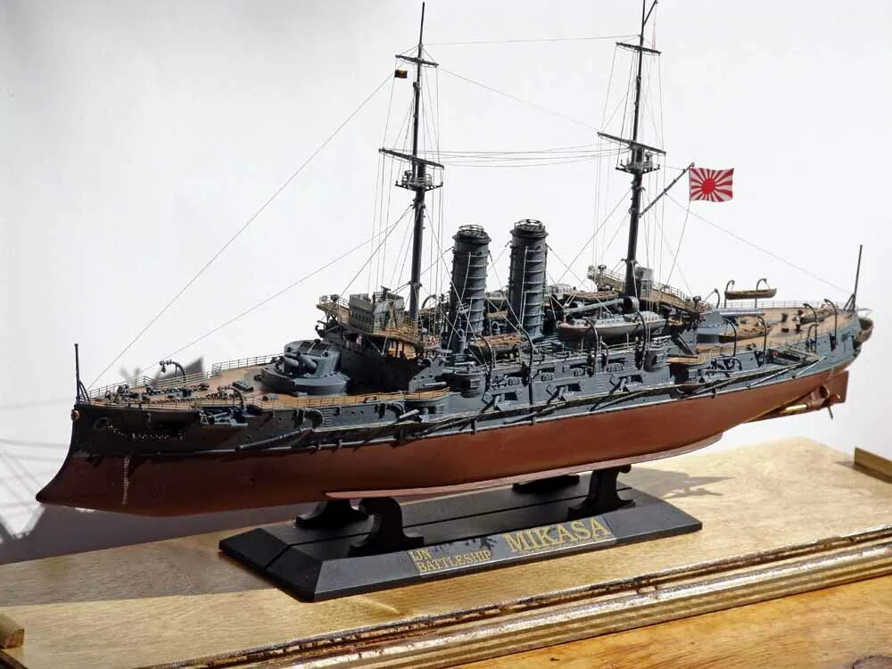 Японский корабль музей микаса. Микаса броненосец. Броненосец микаса модель. Эскадренный броненосец микаса. Броненосец микаса музей.