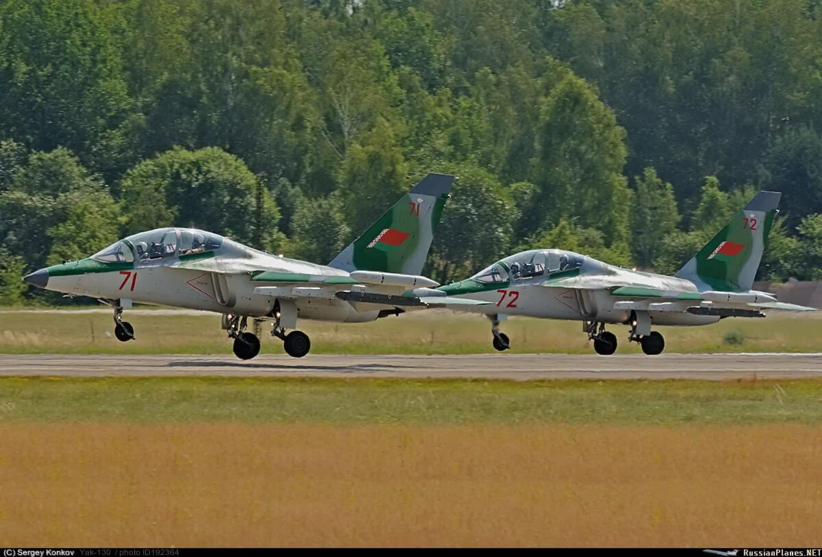 Як-130 белоруссия. Як-130 2011 белоруссия. Як130 бн134. Як-130 ввс белоруссии 47 красный. Як-130 ввс лаоса.