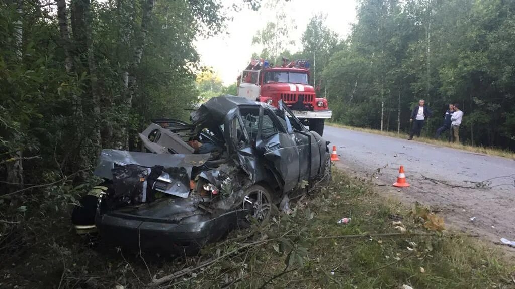 Авария на лесном проспекте петрозаводск. Дтп лесной сегодня. Дтп с автобусом в свердловской области. Авария в посёлке лесной сегодня. Авария на трассе кемерово лесная поляна.