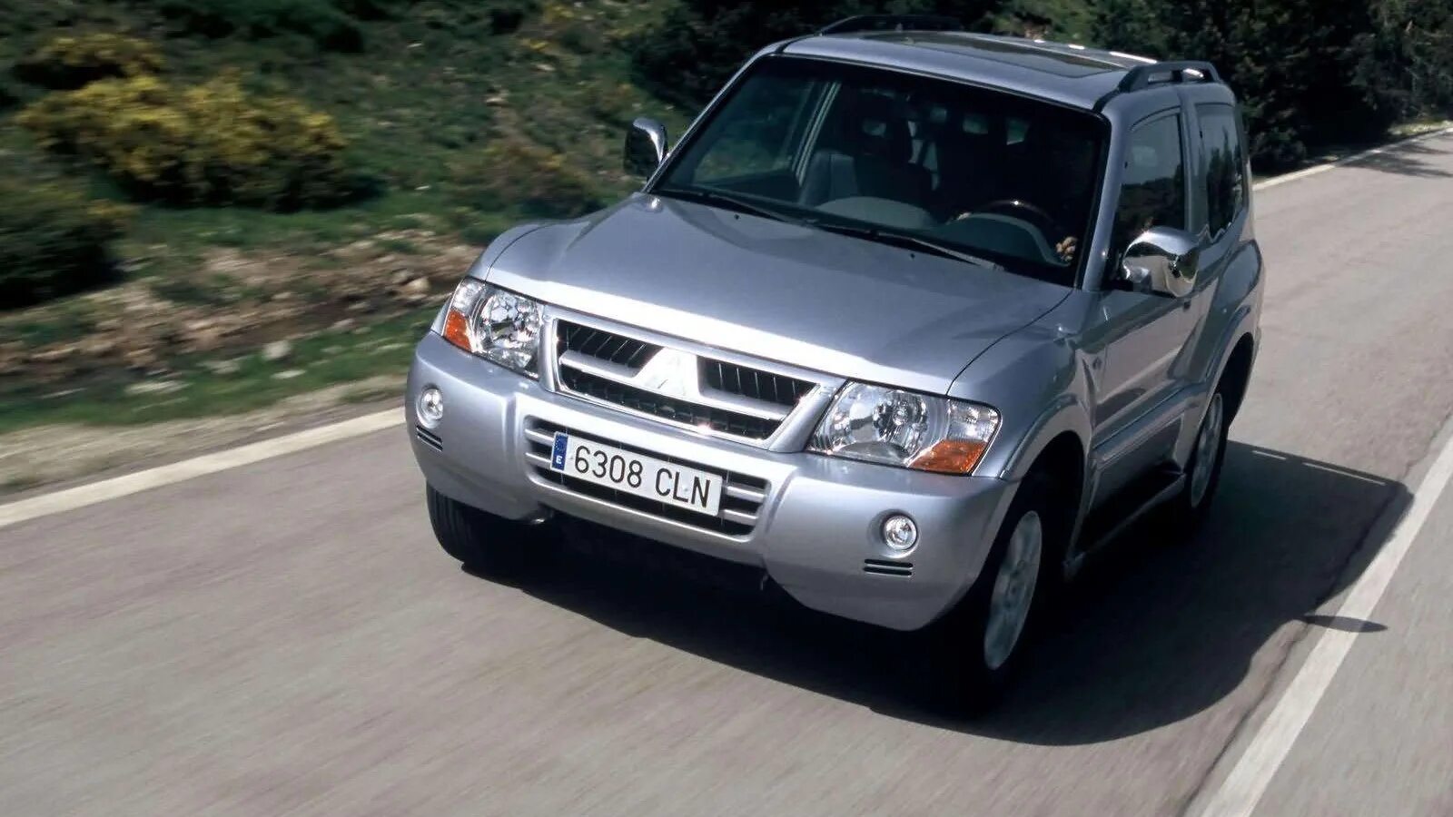 Pajero 3 поколения. Митсубиси Монтеро 2006. Мицубиси Монтеро 3. Мицубиси Паджеро 3 поколения. Митсубиси Паджеро Монтеро 3.