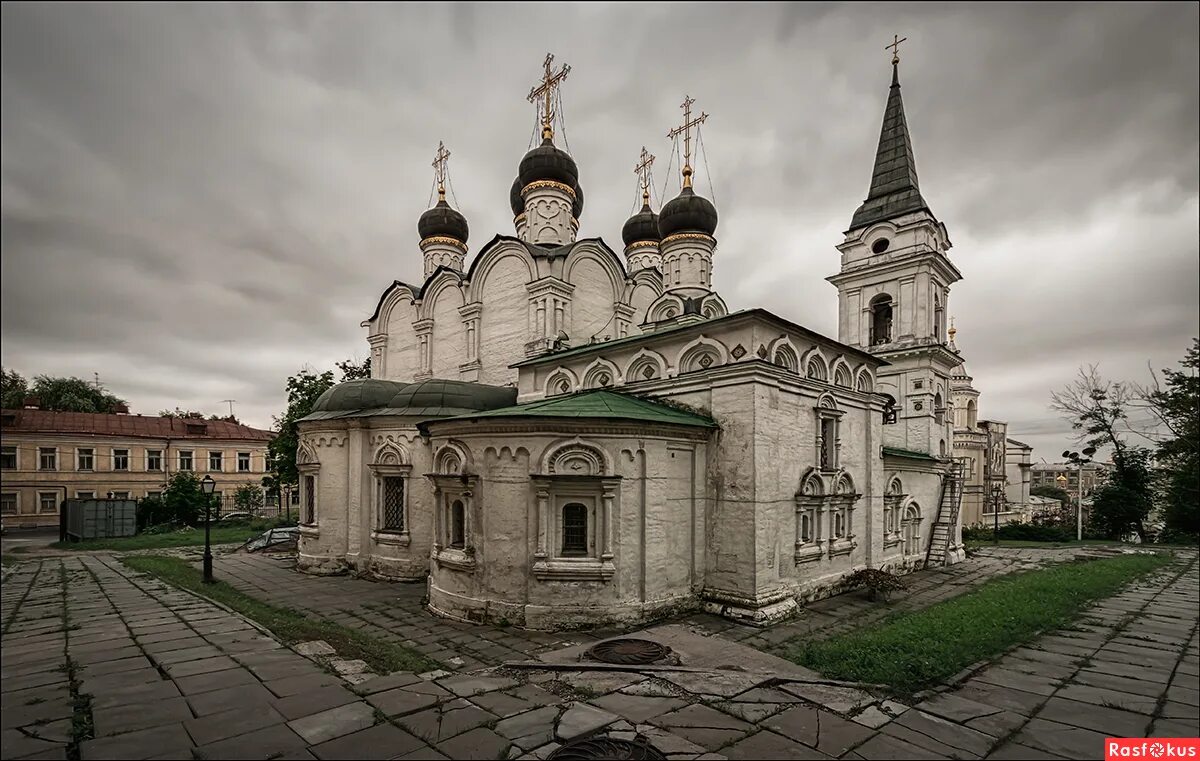 храм святого владимира в садех. храм святого владимира. храм святого князя владимира в старых садех на ивановой горке. ул ломоносова во владимире храм. церковь владимира в старых садех в москве.