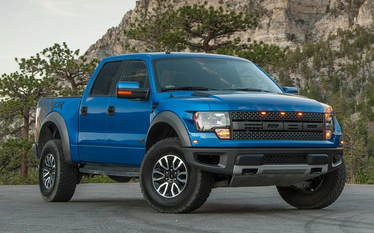 Купить форд раптор в россии. Форд ф150 Раптор. Форд f150 Раптор. Ford f150 SVT Raptor 2012. Ford f 150 Раптор.