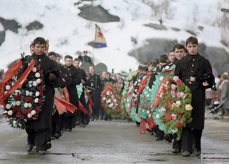 День памяти АПЛ комсомолец. Похороны экипажа АПЛ комсомолец .. День памяти погибших подводников АПЛ комсомолец. 7 Апреля день памяти погибших подводников комсомолец. 7 апреля память