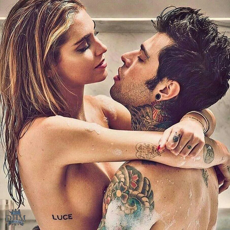 Федез и Кьяра. Chiara Ferragni and Fedez. Кьяра Ферраньи тату. Федез и кьяра расстались