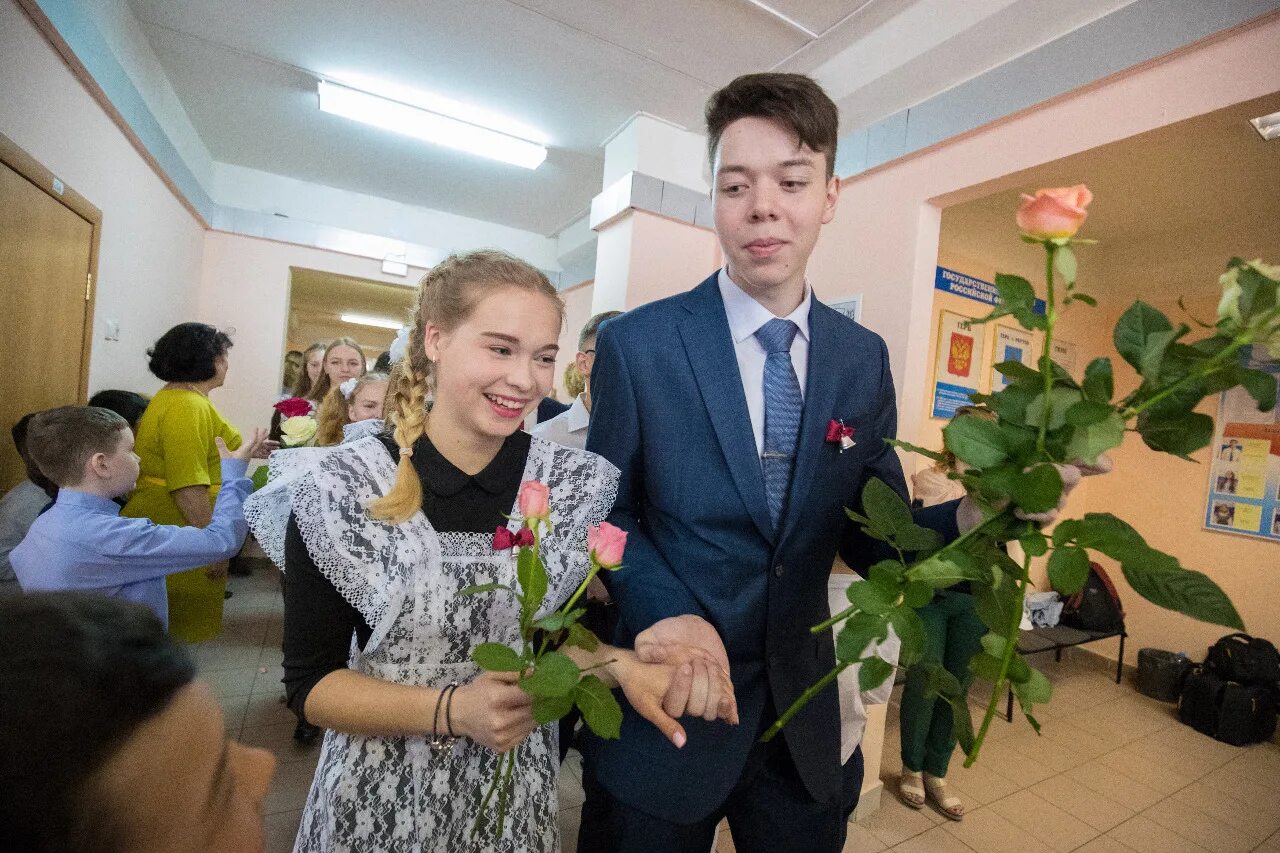 Сош 4 реутов. Школа 5 реутов выпускники. реутов школа 2016. школа 5 реутов последний звонок. 20 школа реутов.