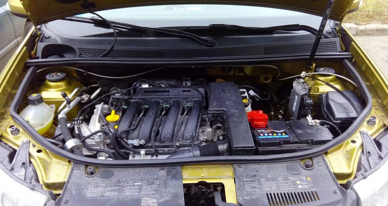 4. Моторный отсек рено сандеро 1. Рено сандеро степвей 1. Под капотом рено логан 1. Где идет логан.