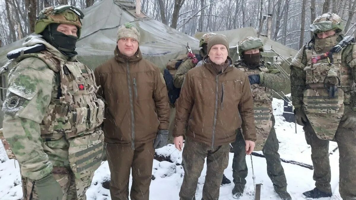 Отряд военных в тайге. Невский добровольческий батальон. Добровольческие батальоны новосибирск. Разведка внг. Добровольческие батальоны новосибирск.