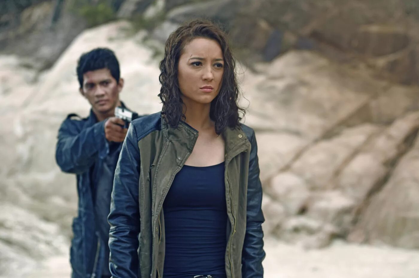 Джулия эстелл рейд пуля в голове. Ико ювайс рейд пуля в голове. Ико ювайс рейд пуля в голове. В голове 2016. В голове 2016.