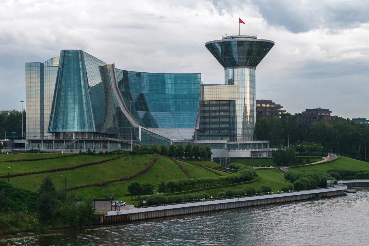 Красногорск правительство московской области. Красногорск в 2013. Правительство мо мякинино. Красногорск здание правительства. Красногорск здание правительства.