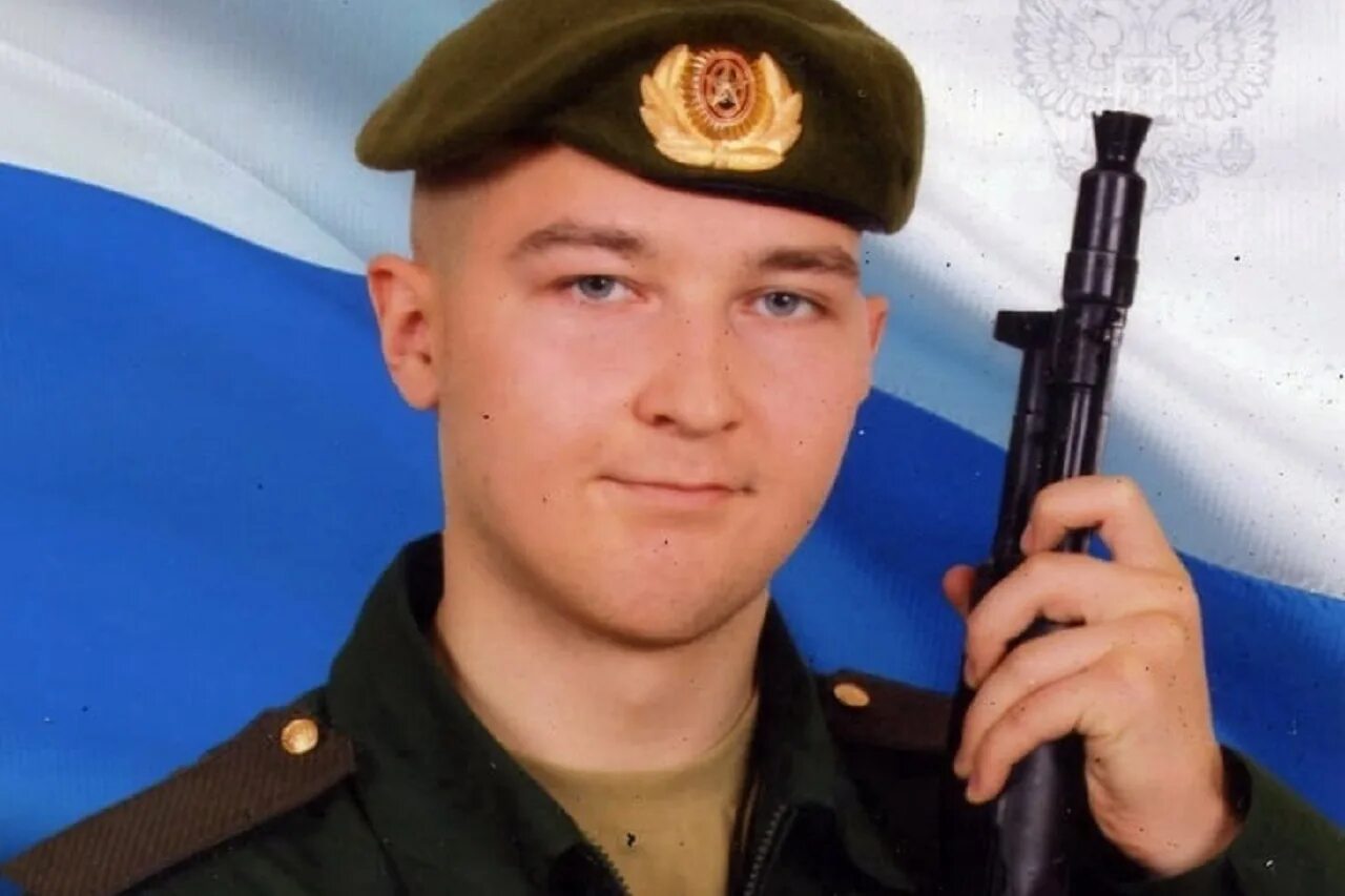 Сколько погибло на украине кировская. Солдат контрактник. Российский солдат.