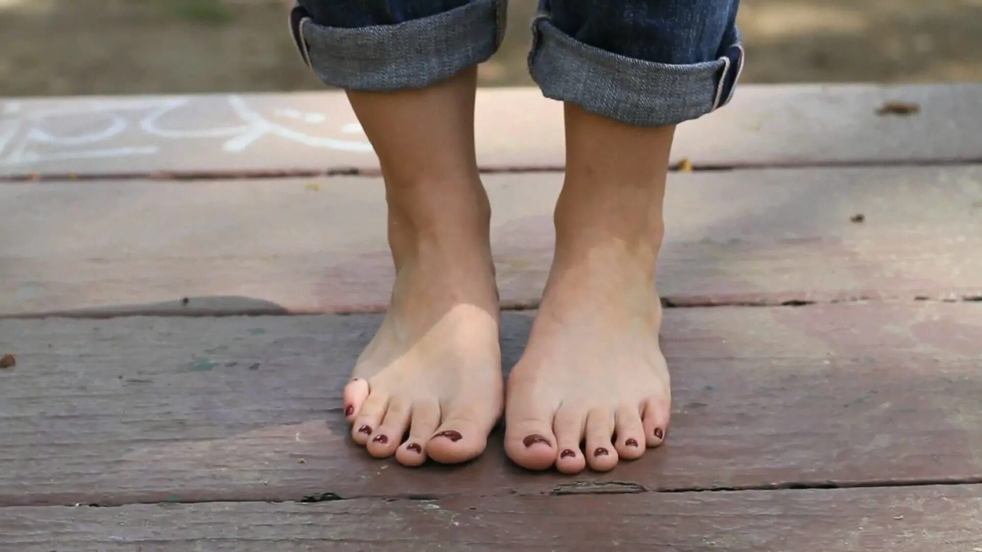 Стопы ног девочки. Кристен белл ноги. кристен белл feet. кристен белл босиком. ступни девушек.