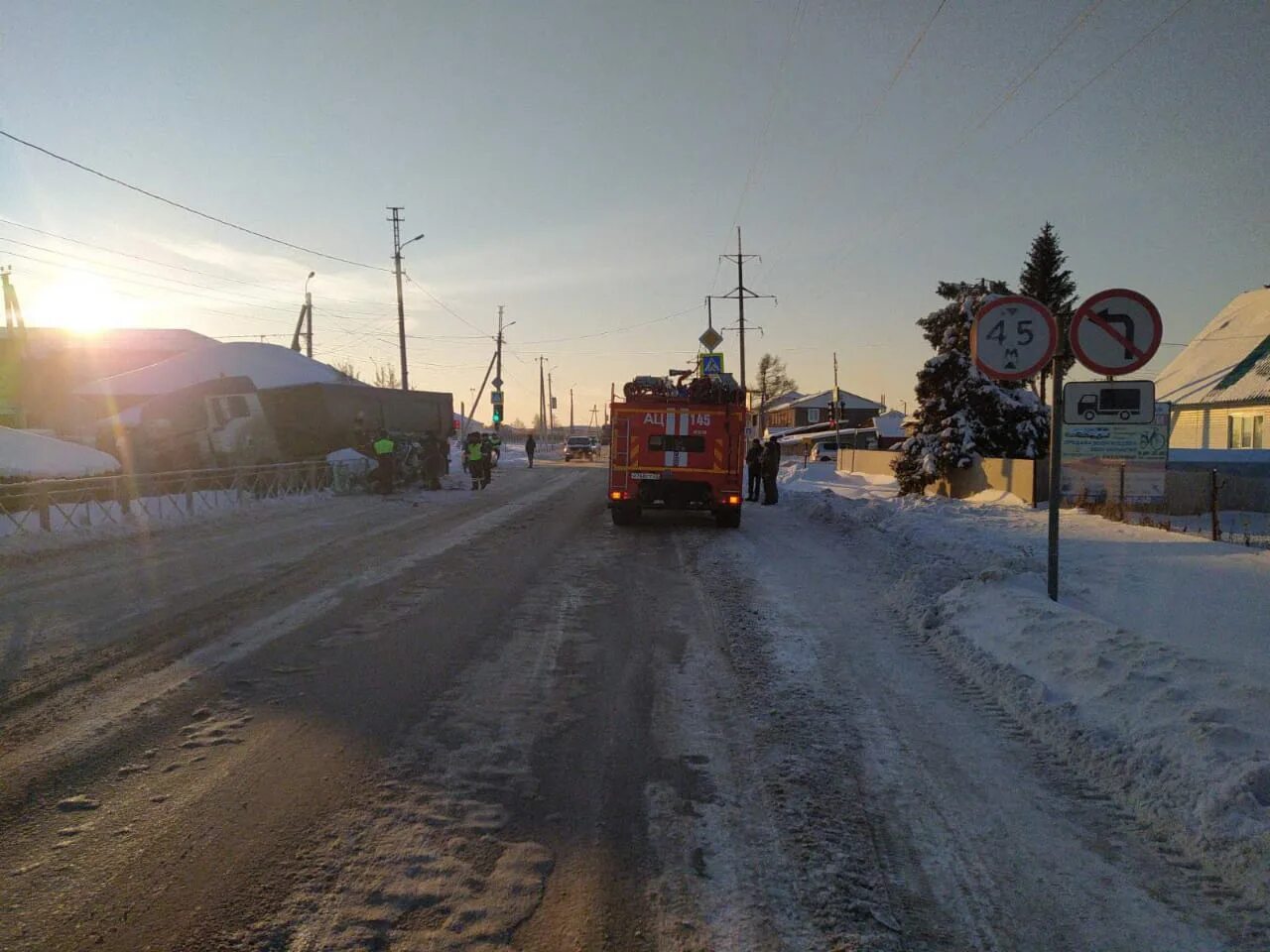 Тюменская область фон. 50 лет октября, 1а. Тюменская область 50 лет. Тюмень центр города. Тобольский кремль с высоты птичьего полета.