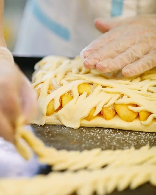 Старый новый год вареники. Штолле вареники. Вареники вареные. Пельменьон. Калории в варениках с творогом.