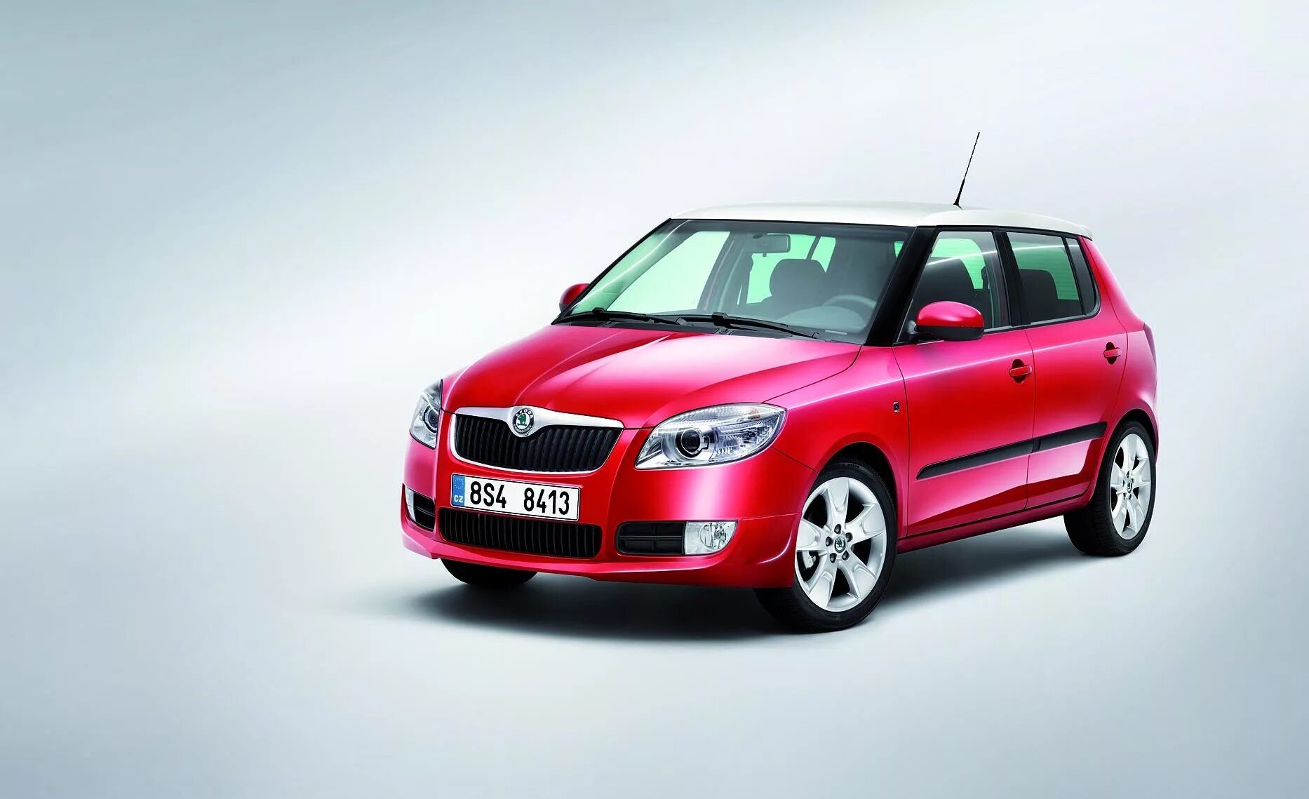 Как выглядит фабия. Skoda fabia 2. шкода фабия красная. шкода фабия 2 2009.