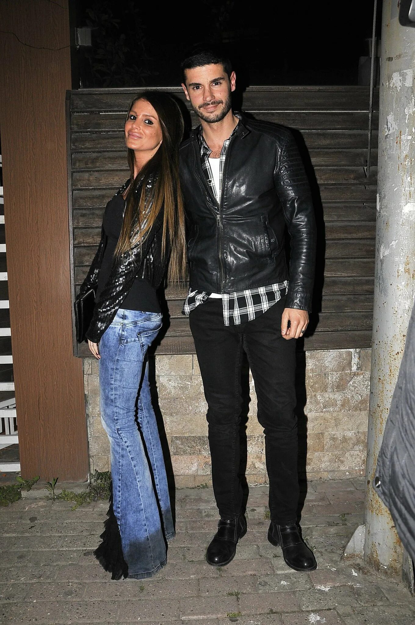 Берк октай с женой. Берк октай возраст. Берк октай и его жена фото. Берк октай. Берк октай.