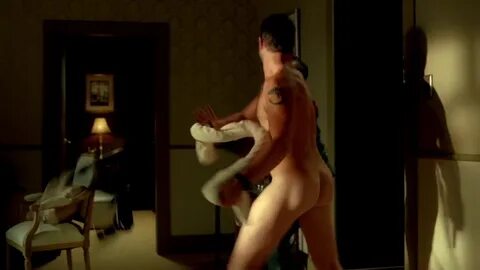 sullivan stapleton naked.