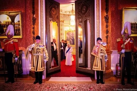 Королева дворца