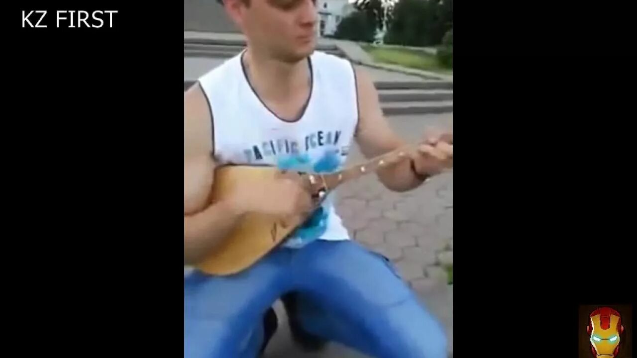 Айгерим жанылбаева актриса. Русский поет казахскую песню. Хит поют казахи. Казахи поют песни. Казах поет.