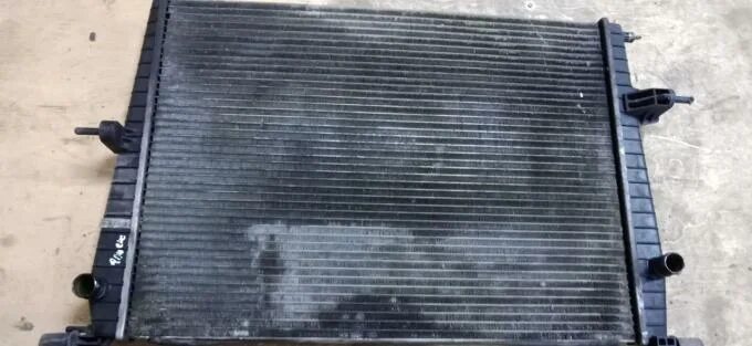 6. 214100067r. Радиатор рено сафран 2. Рено флюенс 2013 радиатор охлаждения. Радиатор меган 3.