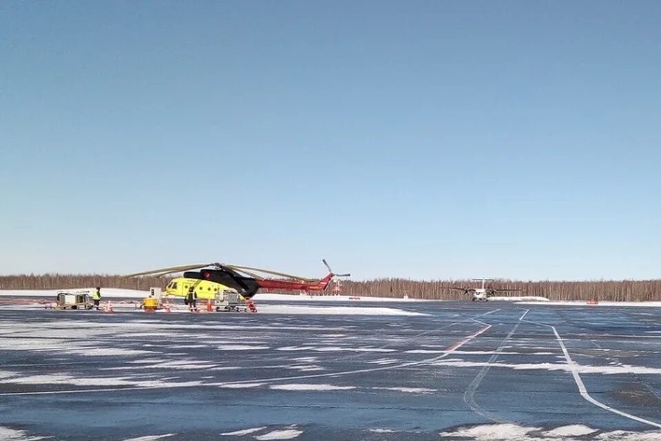 Самолет ханты урай. Самолёт тюмень ханты-мансийск. Аэропорт урай хмао. Самолет ютэйр тюмень нижневартовск. Самолет в урае памятник.