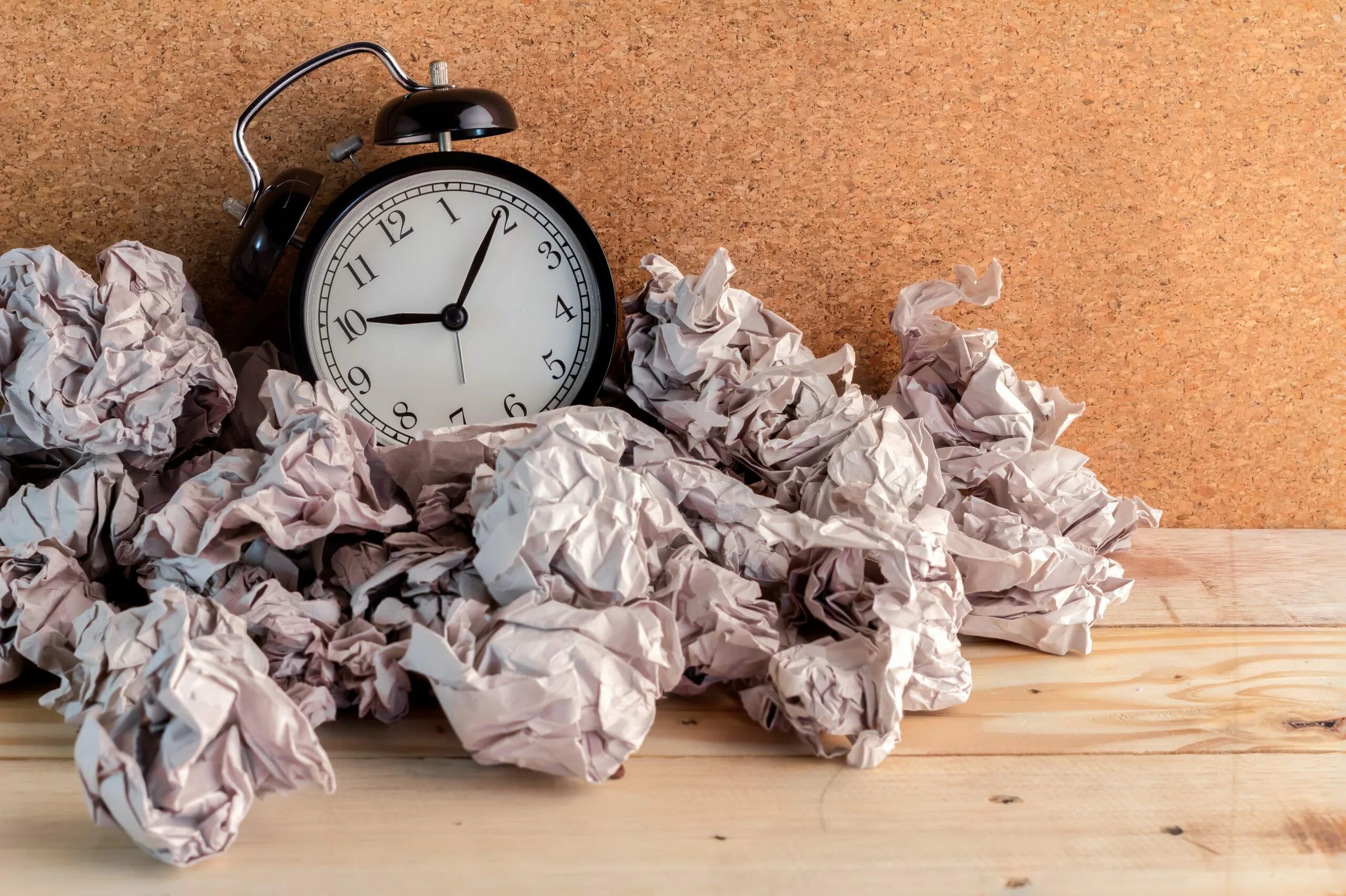 Is playing games wasting time. Непродуктивные часы это. управление временем. wastage of time. time wasters.
