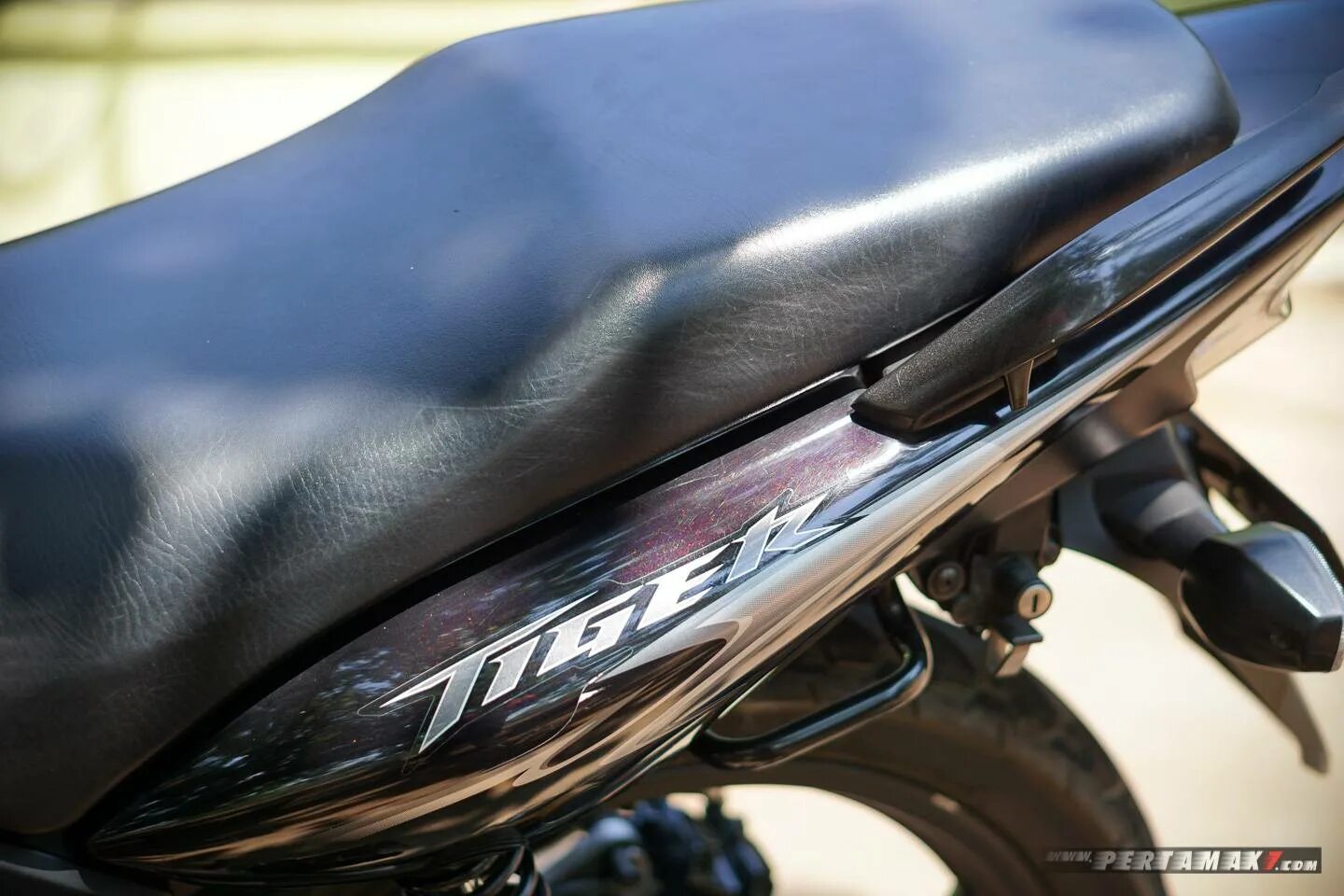 Kpt 2012zgc. Светодиод kp-2012syck kingbright. Крыло на мотоцикл honda tiger revo. Kpt-2012cgck. Kp-2012src-prv.