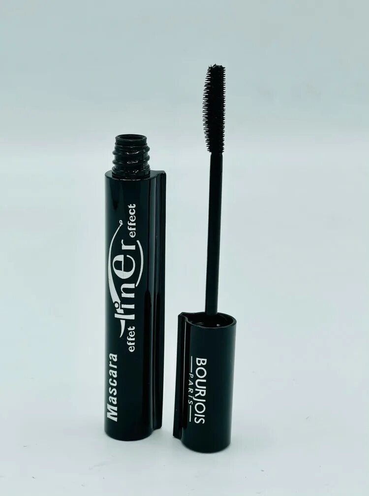 Тушь вивьен сабо 01. Подводка тушью. Подводка тушью. Тушь тианде. Подводка тушью.