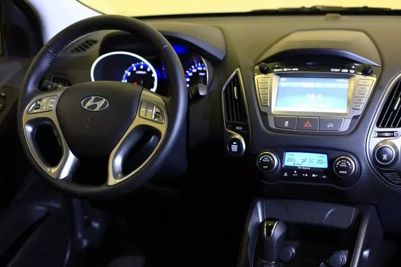 Hyundai ix35 2014 салон. Хендай ix35 салон. Hyundai ix35 2010 салон. Хендай икс 35 салон. Хендай икс 35 салон.