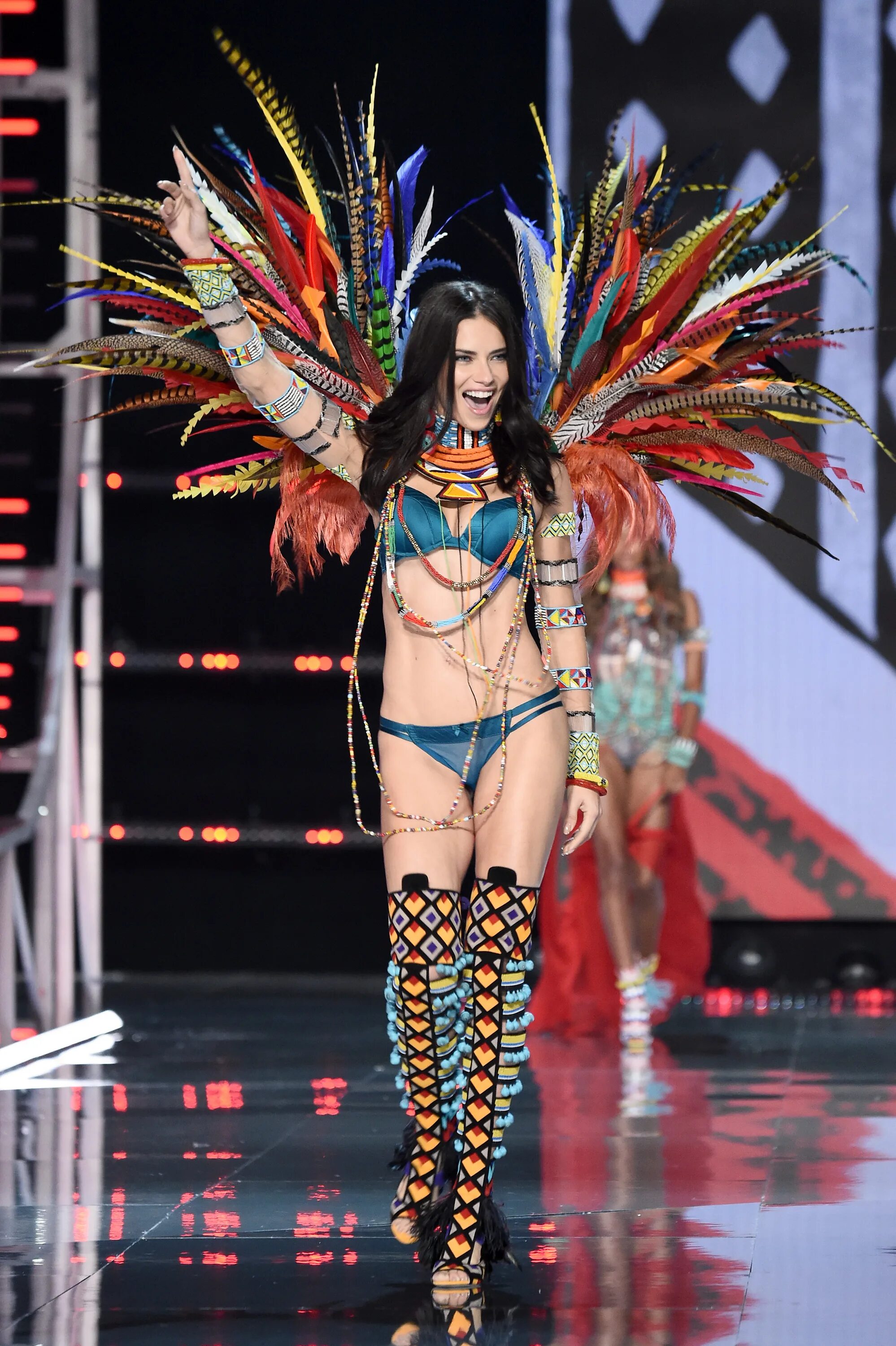 Adriana lima 2025. Adriana lima 2025