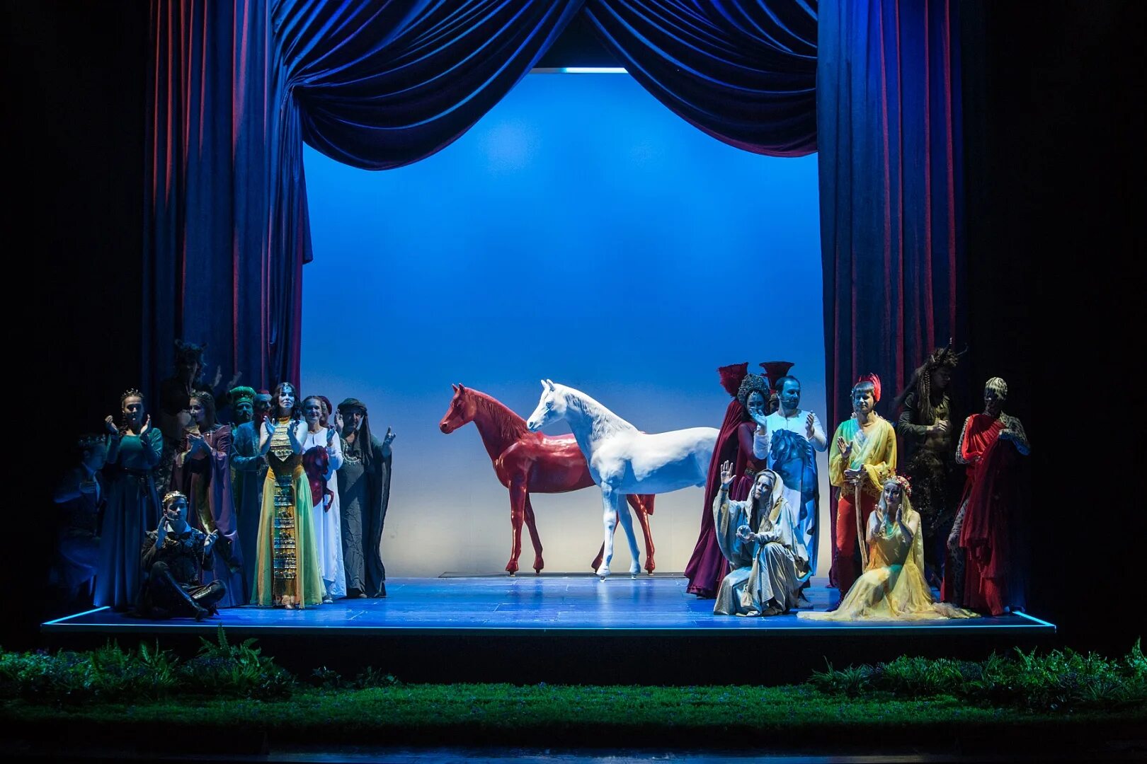 Спектакль алиса красноярский тюз. Питер пэн пираты спектакль. Спектакль тюз красноярск. Тюз красноярск сцена. Спектакль алиса тюз.