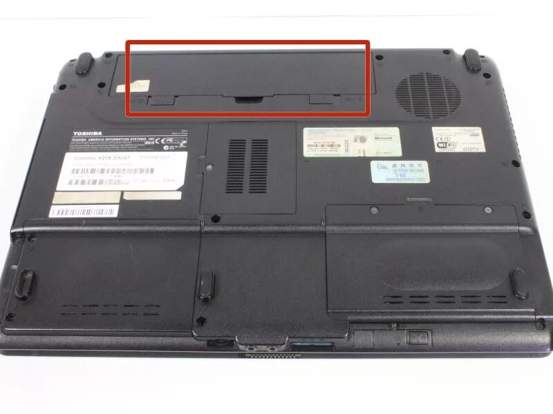 Жёсткий диск для ноутбука тошиба satellite l40. Жесткий диск toshiba от ноутбука. Тошиба ноутбук батарея извлечь. Toshiba satellite жесткий диск. Toshiba satellite m50d плата картридера.