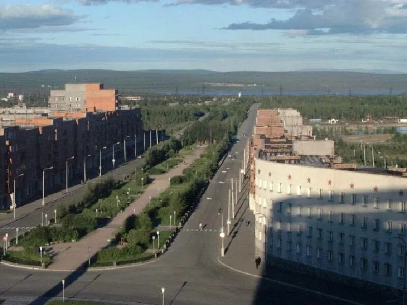 Сколько в оленегорске. Оленегорск (Мурманская область). Ленинградский проспект Оленегорск. Центр города Оленегорска. Оленегорск Мурманская область Ленинградский проспект 6.