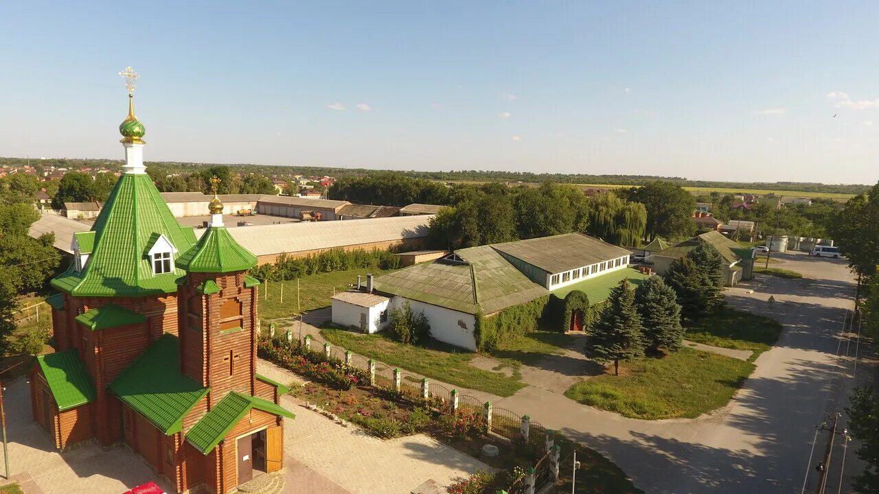 школа красный сад азовский район. где красный сад. посёлок красный сад азовский район ростовская область. красная конструкция. где красный сад.