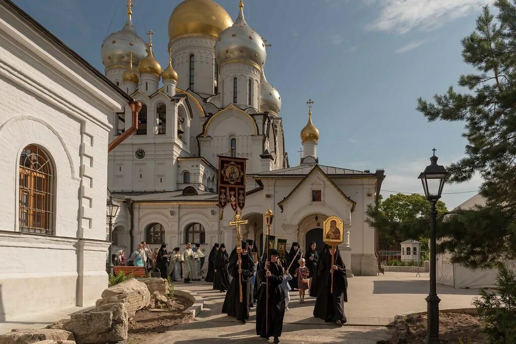 Сайт ставропигиального монастыря. Зачатьевский ставропигиальный женский монастырь. Монастырь на Остоженке Зачатьевский. Храм Сошествия Святого духа Зачатьевский монастырь.