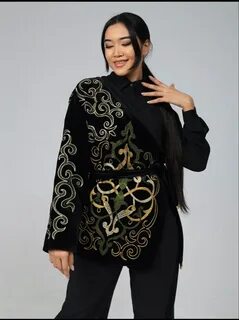 Догги стилінде тұрған әйелдердің фотосуреттері