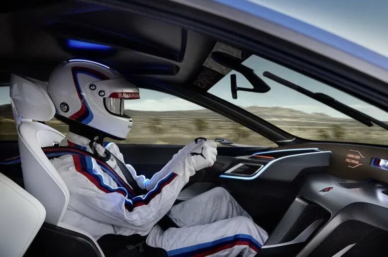 За рулем гоночной машины. 0 csl hommage r. Водители гоночных машин. Машины для мужиков гоночные. Гоночные машины с парнем.