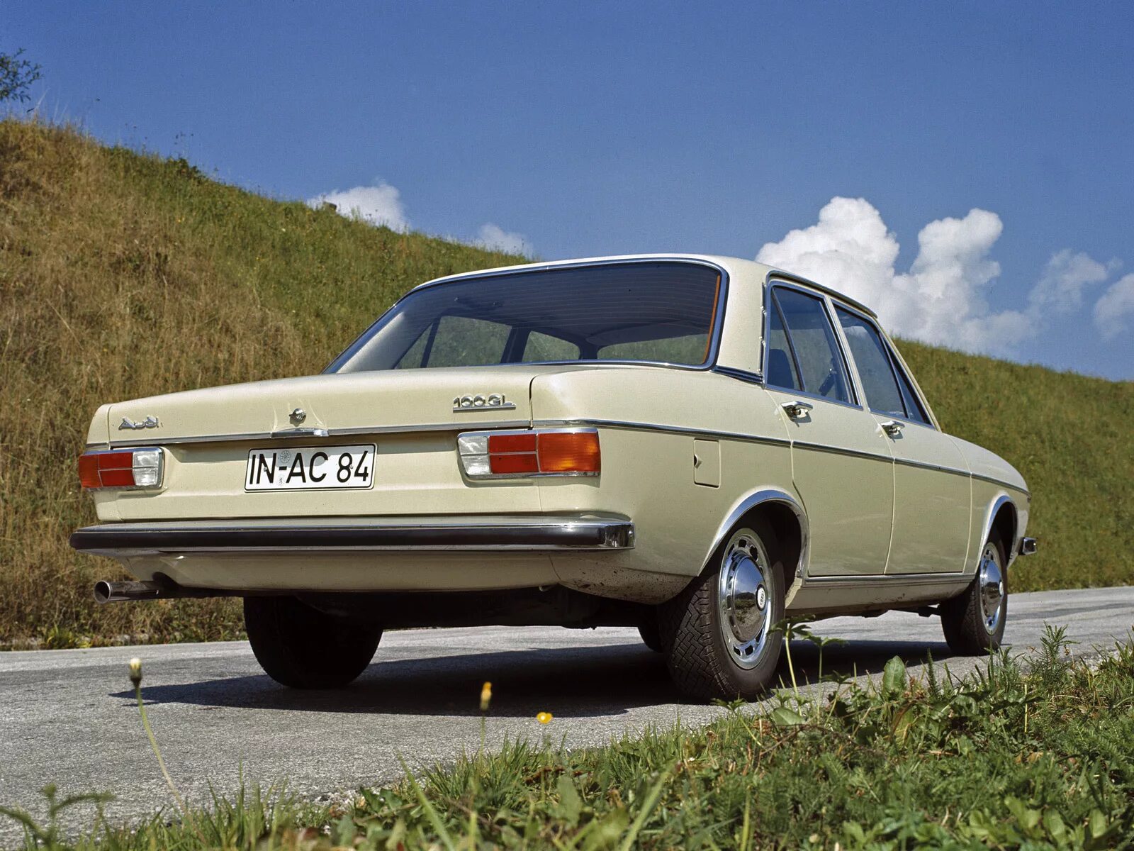 Audi 100 c1. Ауди 100 с 1. Audi 100 1 поколение. Ауди 100 с 1. Ауди 100 c1.